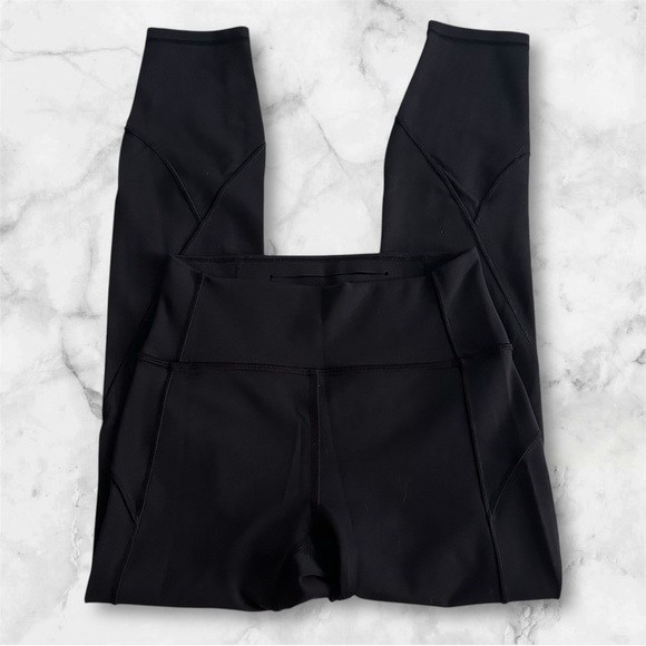Lululemon In Movement Tight 25" *Everlux - Black SZ 4 - Picture 3 of 5